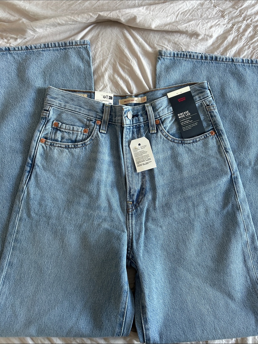 NWT Levi’s Ribcage Wideleg Jeans - Picture 6 of 8